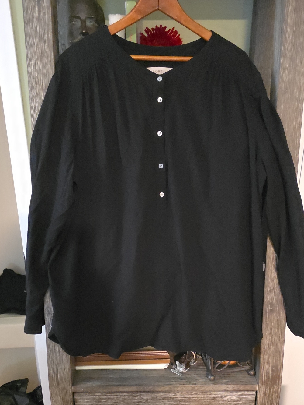 LOFT Black Button-Front Long Sleeve Blouse